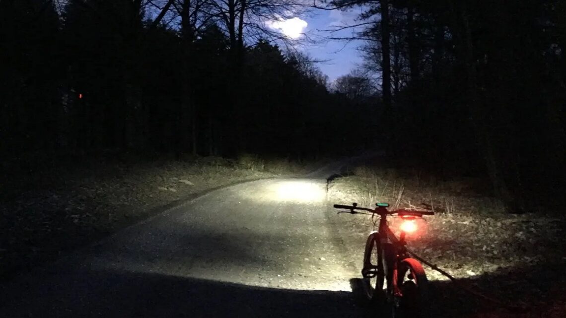 7 Benefits to Riding Your E-Bike at Night